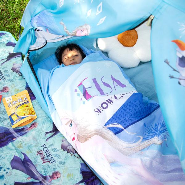 frozen_sleepingbag-scene
