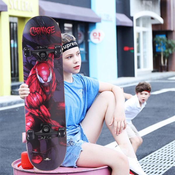 MARVEL Spiderman Skateboard - Image 2